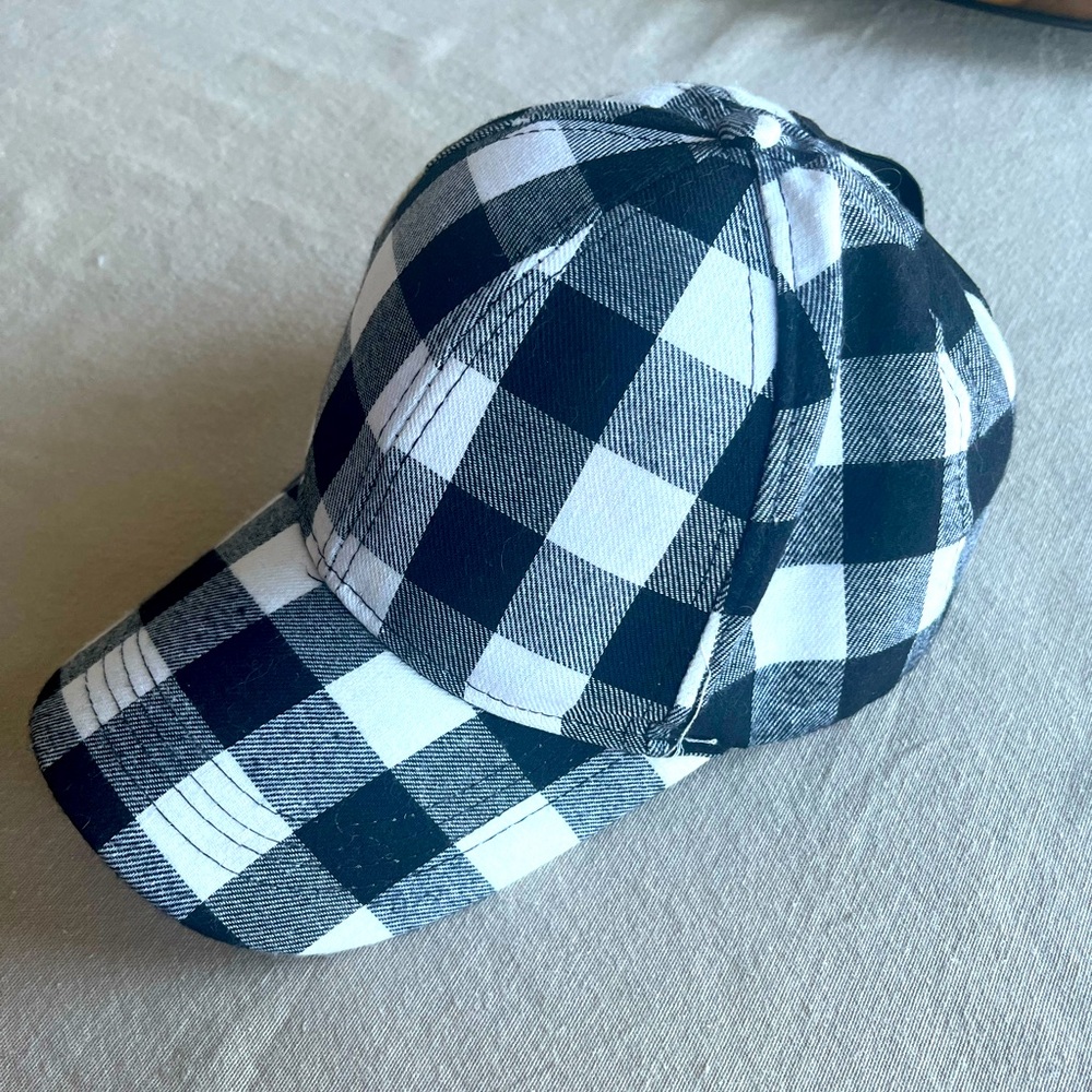 Black & White Buffalo Plaid Cross Cross Baseball Cap